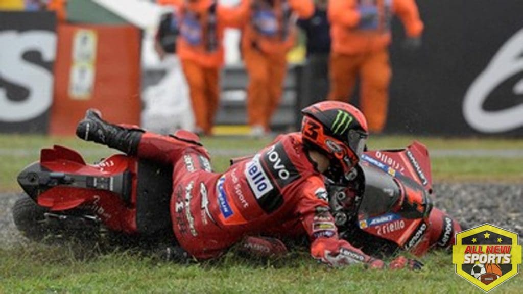 Bagnaia Tergelincir Helm 1 Masih Utuh!
